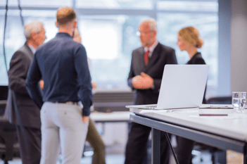 How to organise a conference in simple steps (with templates)